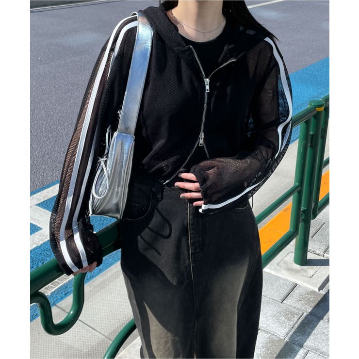 ブラック