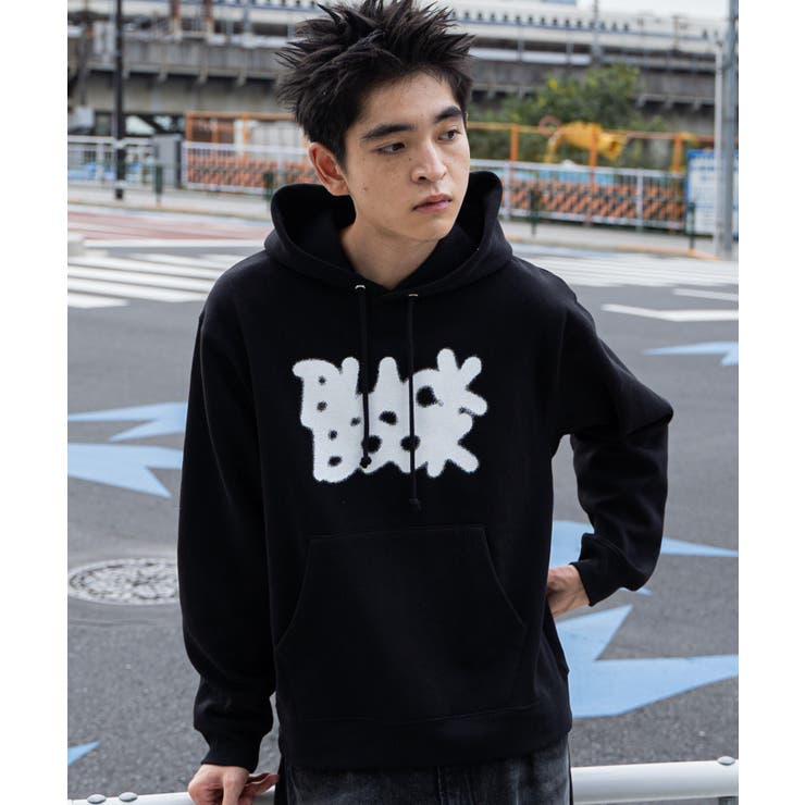 ブラック
