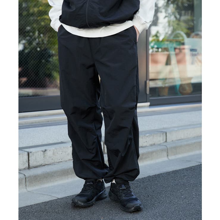 ブラック