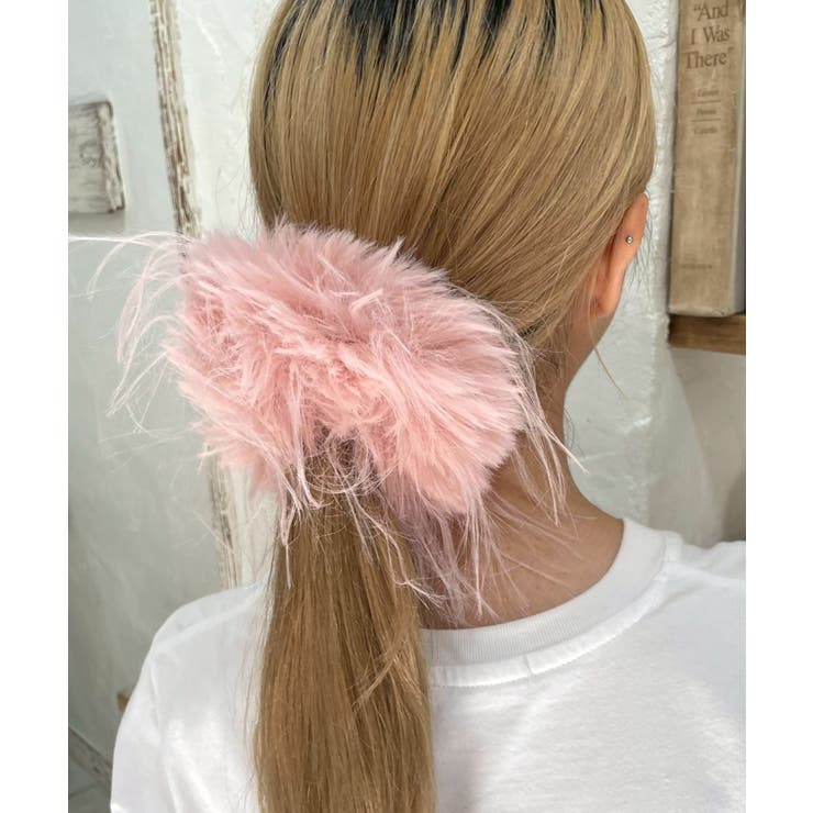 たっぷりボリュームファーシュシュ⤴︎ ベージュ×ピンク Lファーシュシュ[品番：WG010095777]｜WEGO【WOMEN】（ウィゴー