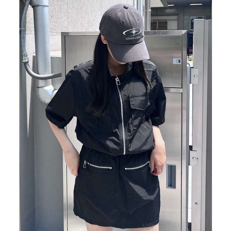 ブラック