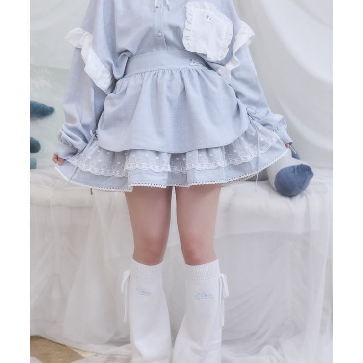 グレー