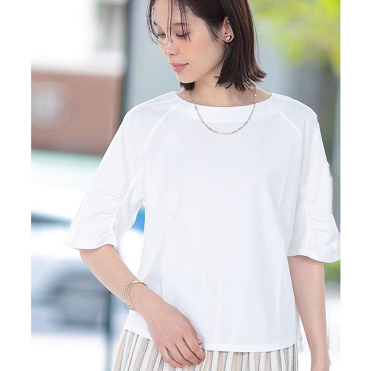 ホワイト(002) | 大人にちょうどいい チャーム付きドット柄Tシャツ | THE SHOP TK