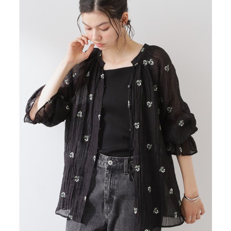 ブラック(119) | 華やぎを添える 花柄刺繍ブラウス | THE SHOP TK