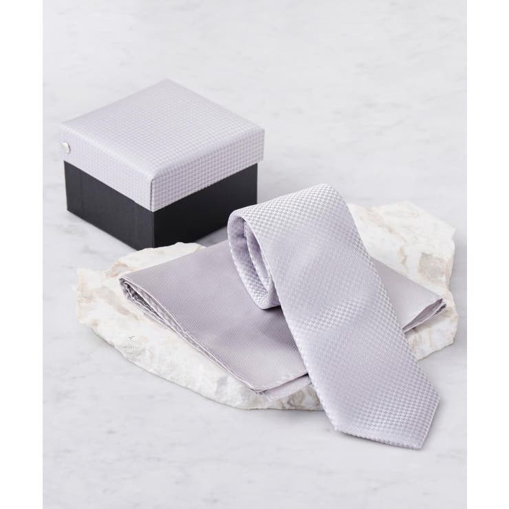 シルバー(006) | 【フォーマルBOXセット】カラーネクタイ＆チーフ セット | TAKEO KIKUCHI