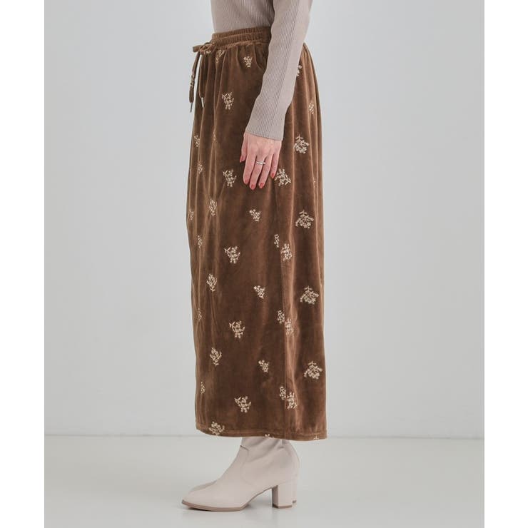 大人な小花柄が魅力の 刺繍ベロア調ナロースカート | Cutie Blonde | 詳細画像10 