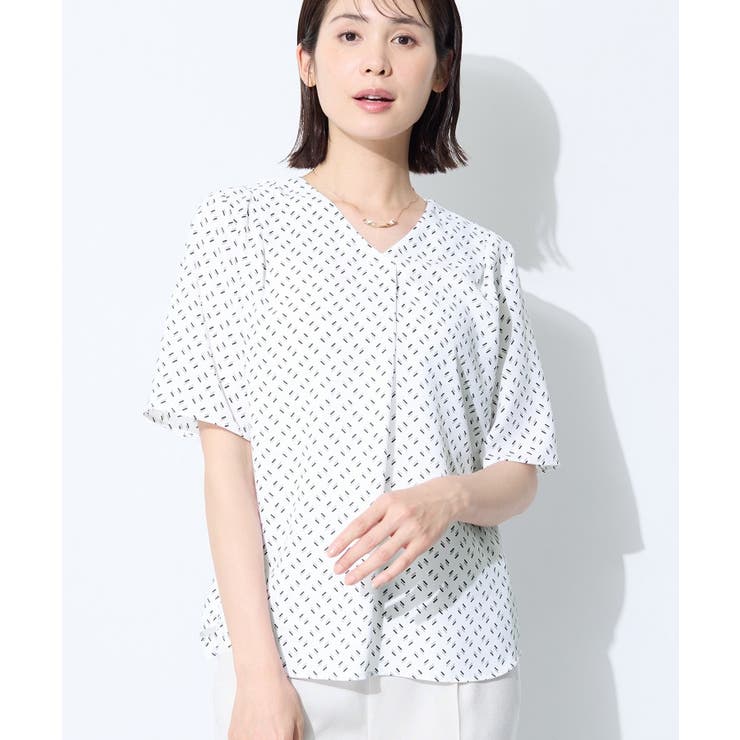 オフホワイト(103) | 【お仕事に最適】Vネック柄ブラウス | THE SHOP TK