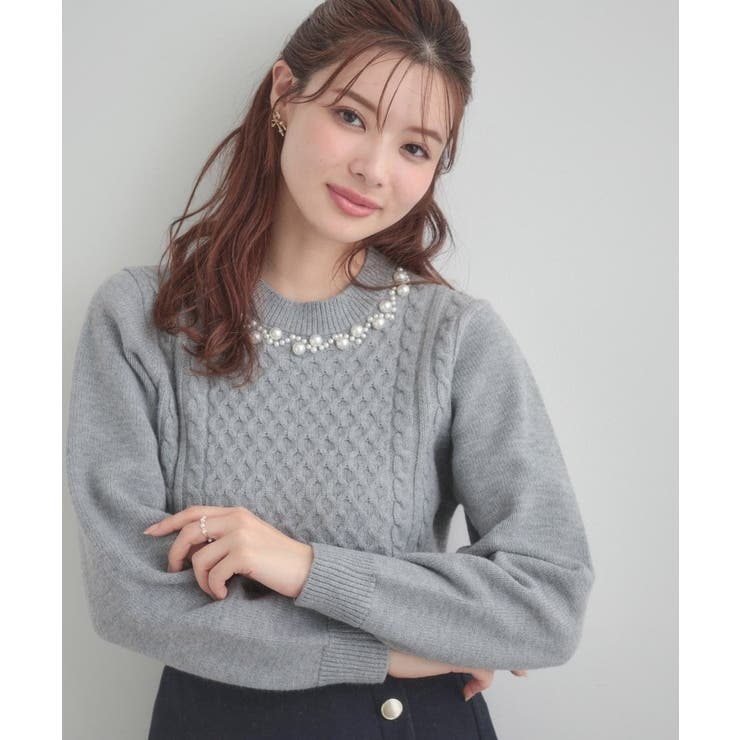 ライトグレー(011) | 【きれいめ】パール調デザイン アラン柄ニット | Couture brooch