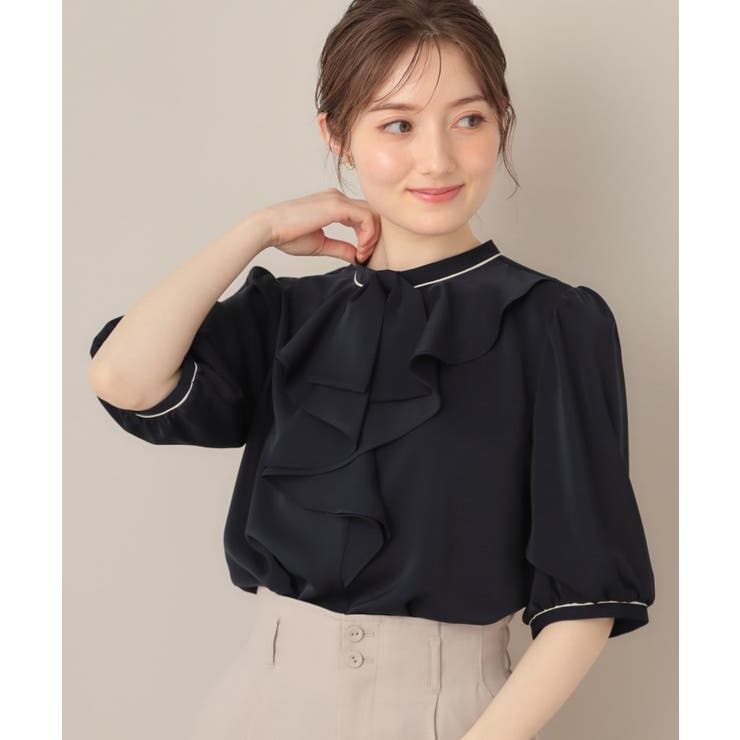 ネイビー(594) | 【華やか・5分袖・通勤】配色フリルタイブラウス | Couture brooch