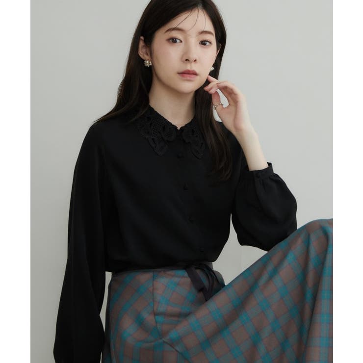 ブラック(019) | 【お顔まわり彩る】レース衿ジョーゼットブラウス | Couture brooch