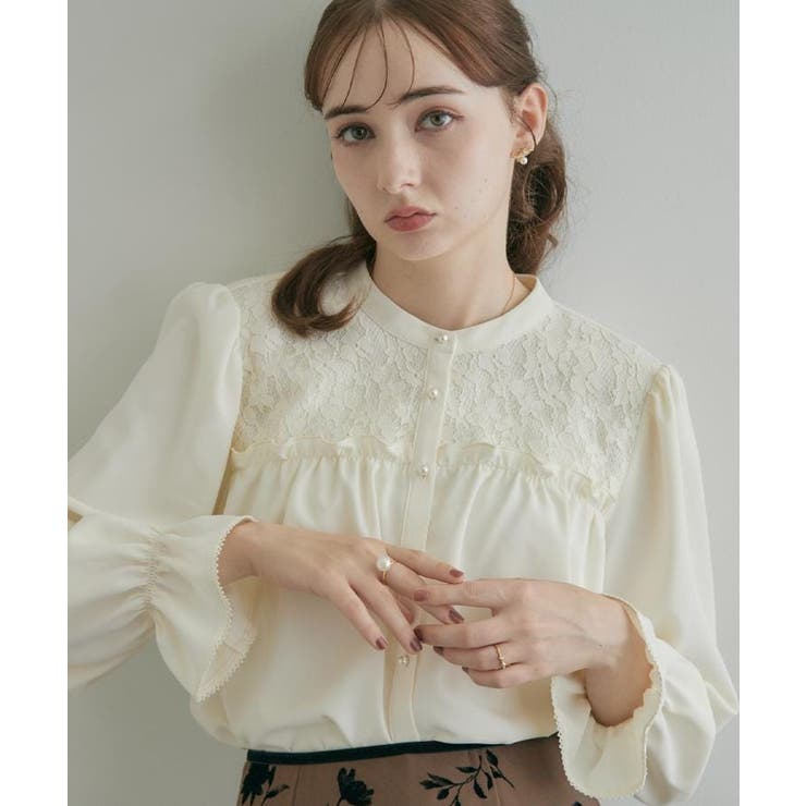 アイボリー(004) | 【フリルカフスが華やか】レースギャザーブラウス | Couture brooch