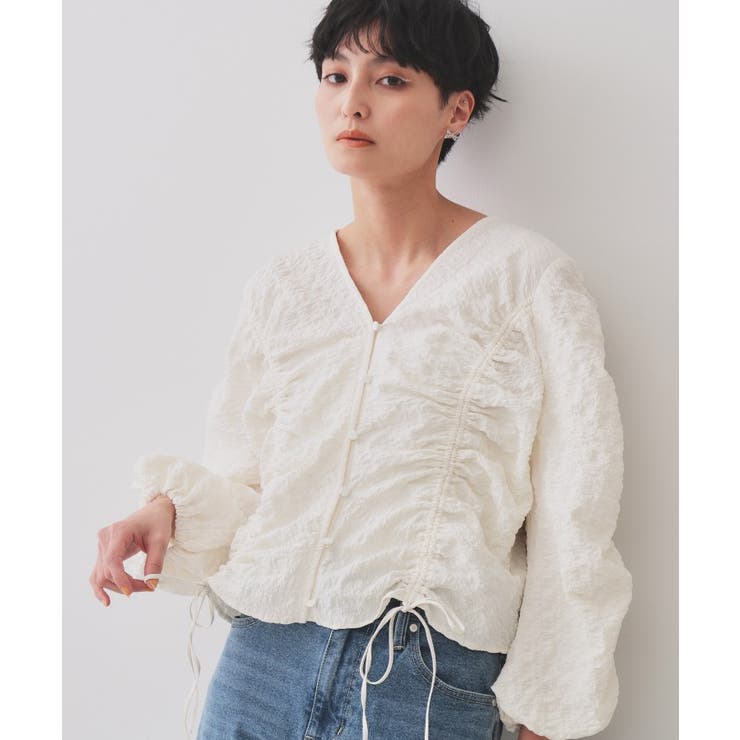 オフホワイト(003) | ふくれジャカードシャーリングデザインブラウス【洗濯機洗い可】 | OPAQUE.CLIP