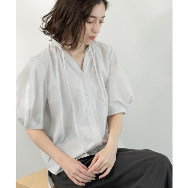 ライトグレー(011) | シアーフリルネックブラウス【洗濯機洗い可】 | OPAQUE.CLIP