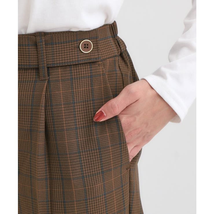 脚のラインをきれいに見せる タックテーパードパンツ | SHOO・LA・RUE | 詳細画像17