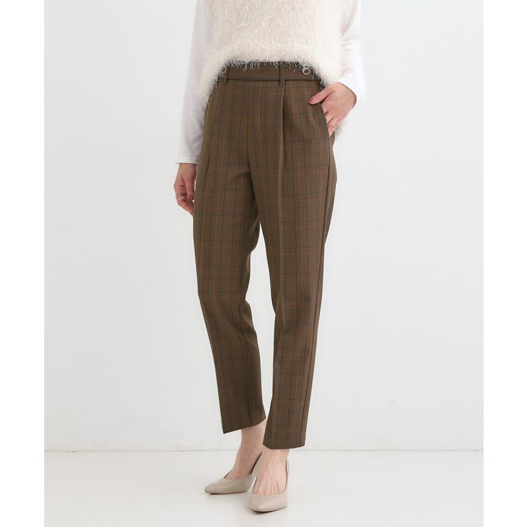 ブラウン(243) | 脚のラインをきれいに見せる タックテーパードパンツ | SHOO・LA・RUE