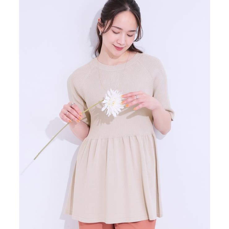 グレージュ(050) | ペプラムニットトップス | SHOO・LA・RUE
