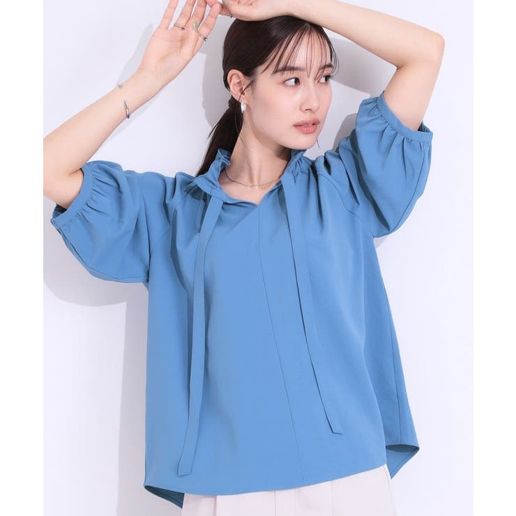 ブルー(092) | 【洗える/ひんやり/S-LL】フェミニンもクールも フリルリボン5分袖ブラウス | SHOO・LA・RUE