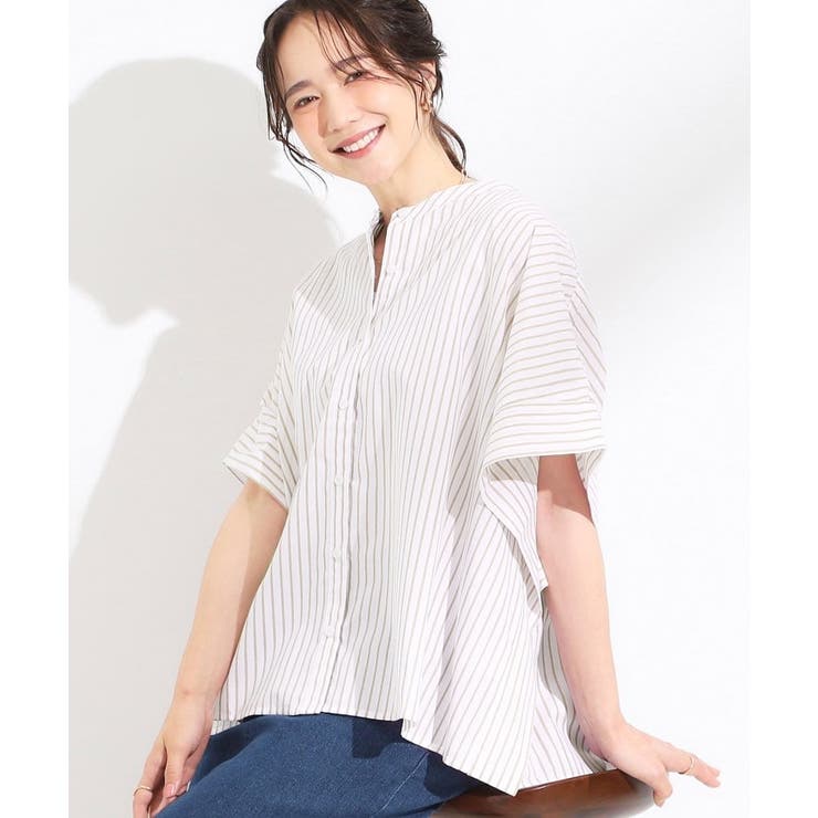 ベージュ(352) | きれいめカジュアルに ラメストライプ ポンチョ風シャツ | SHOO・LA・RUE