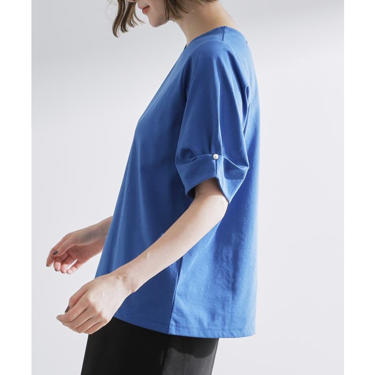 きちんと感と女性らしさ、二の腕カバーが一枚で叶う 袖口パール調ボタンプルオーバー | grove | 詳細画像18 