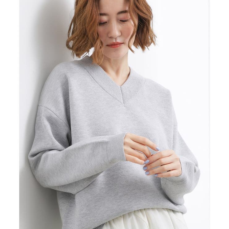 ラフさときれいめを両立する、大人のスウェットライクVネックニット | grove | 詳細画像2 