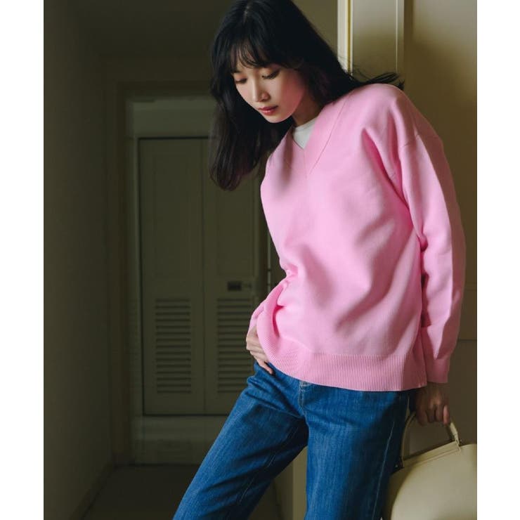 ラフさときれいめを両立する、大人のスウェットライクVネックニット | grove | 詳細画像1 