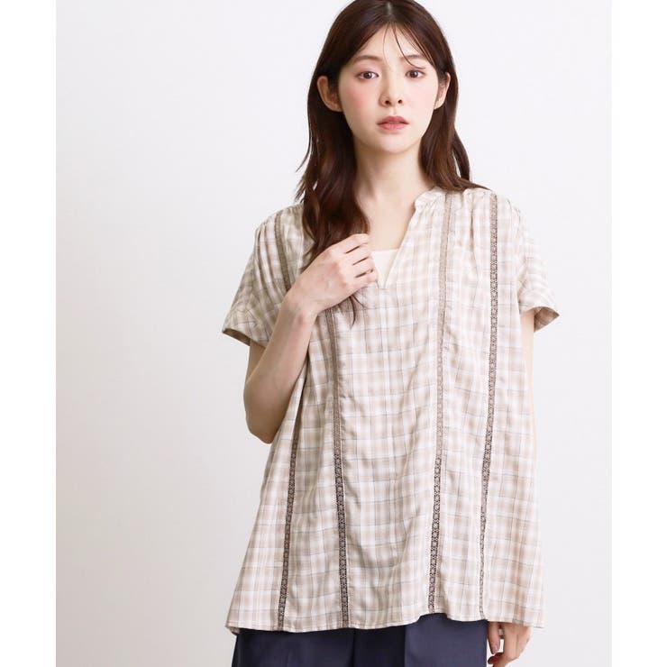 ライトベージュ(251) | 【体系カバー◎】レースデザインスキッパーブラウス | grove