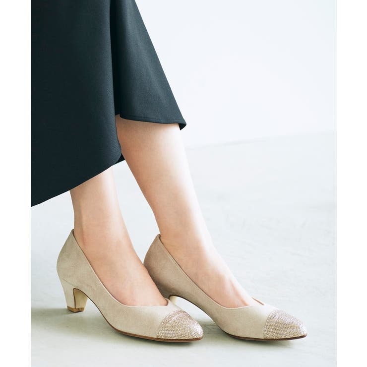 トゥラメベージュ(551) | 【ふわっと心地よい足入れ】やわここち（R）Vカットパンプス（日本製） | grove