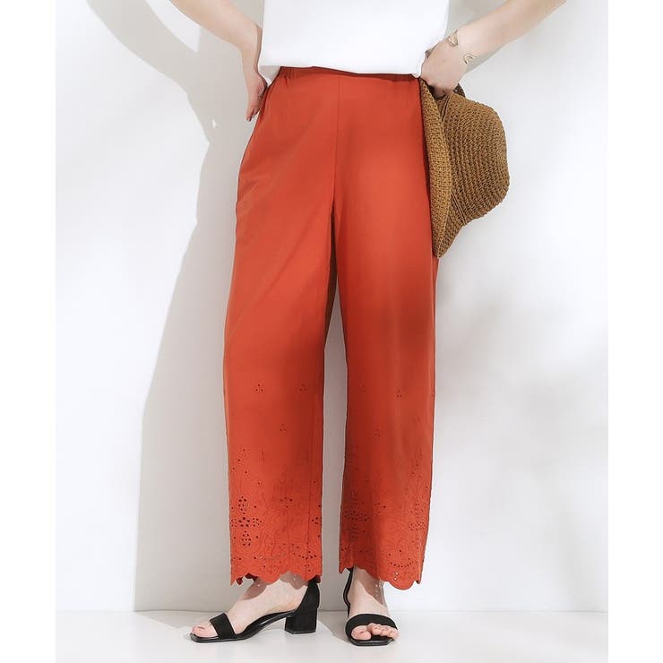 レッド(062) | 【S-LL】華やかさをプラスする 裾刺繍ストレートパンツ | SHOO・LA・RUE