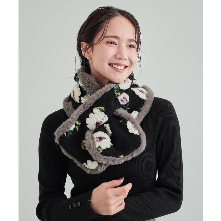 リバーシブル】お顔まわりを華やかに フェイクファー×花柄 マフラー[品番：WRDW0206039]｜SHOO・LA・RUE（シューラルー）のレディースファッション通販｜SHOPLIST（ショップリスト）