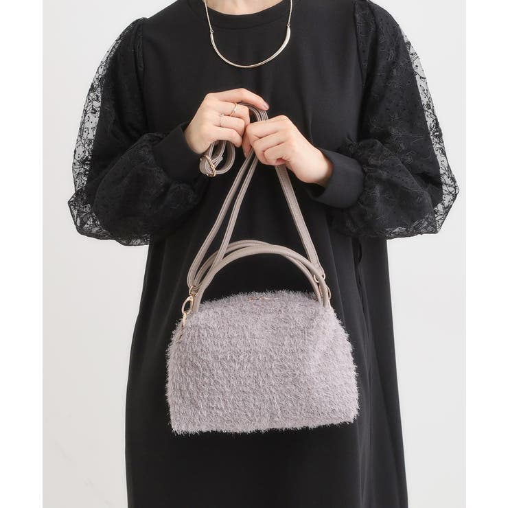 グレージュ(050) | ラメ入り生地ショルダーバッグ | SHOO・LA・RUE