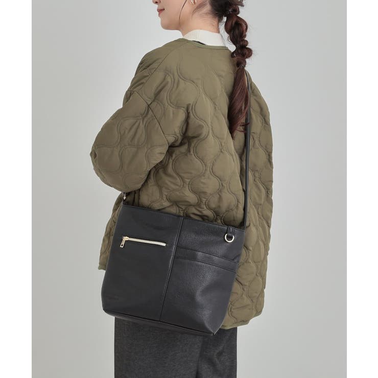 【8ポケット】フロント切り替えショルダーバッグ | SHOO・LA・RUE | 詳細画像1 