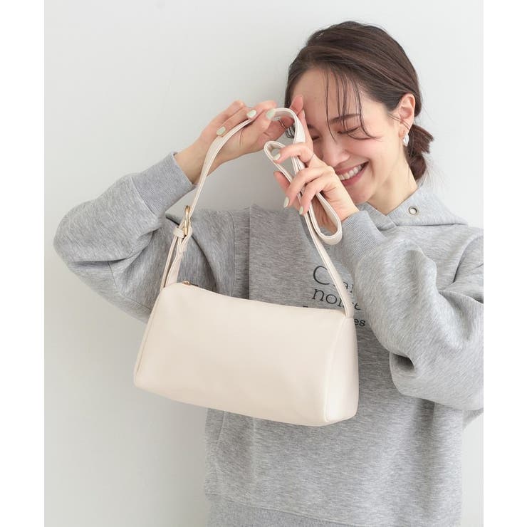 アイボリー(004) | カジュアルからきれいめまで ワンハンドル ショルダーバッグ | SHOO・LA・RUE