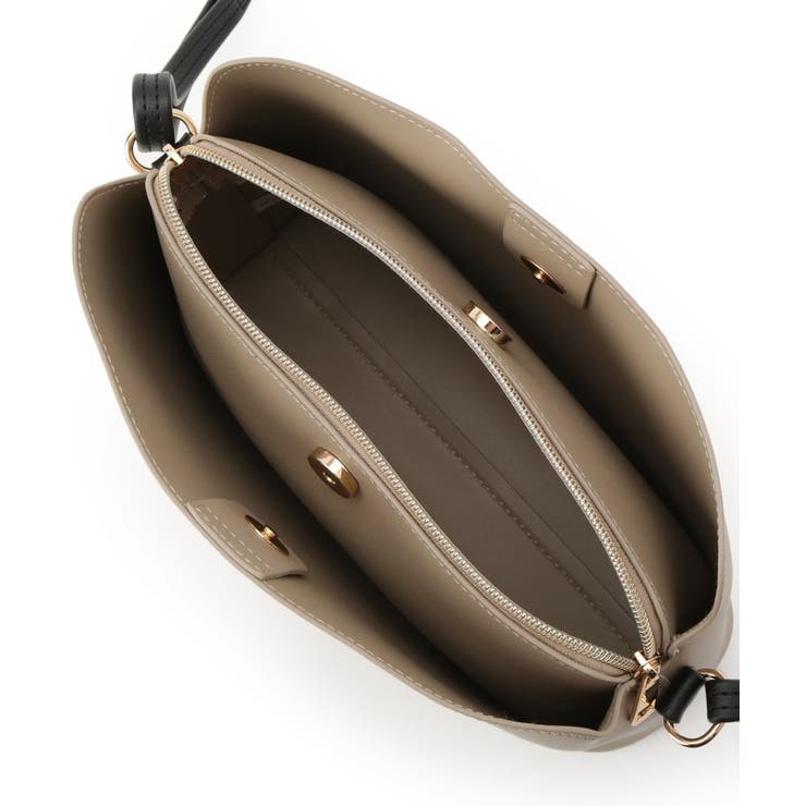 一枚革風3層ショルダーバッグ | SHOO・LA・RUE | 詳細画像15 