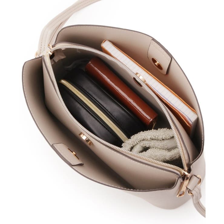 一枚革風3層ショルダーバッグ | SHOO・LA・RUE | 詳細画像16 