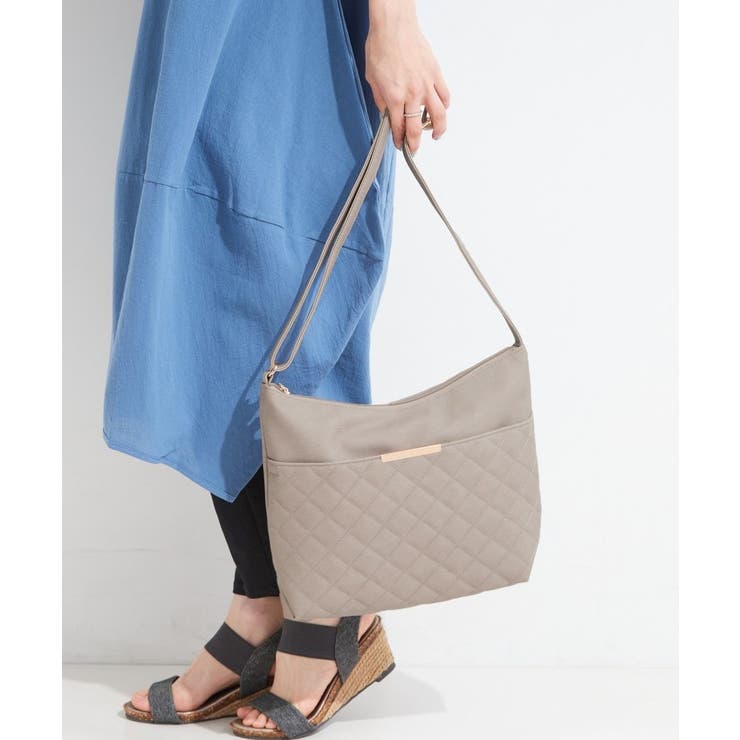 グレージュ(050) | ダブルフェイスキルトショルダーバッグ | SHOO・LA・RUE
