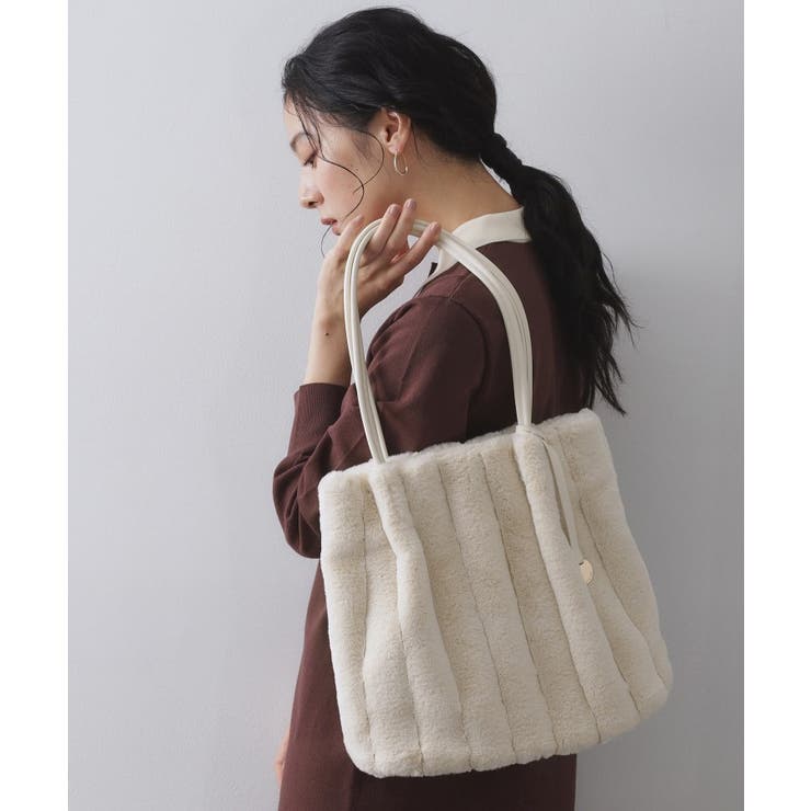 アイボリー(004) | 【A4サイズ対応／マチ付き】ストライプフェイクファートートバッグ | OPAQUE.CLIP