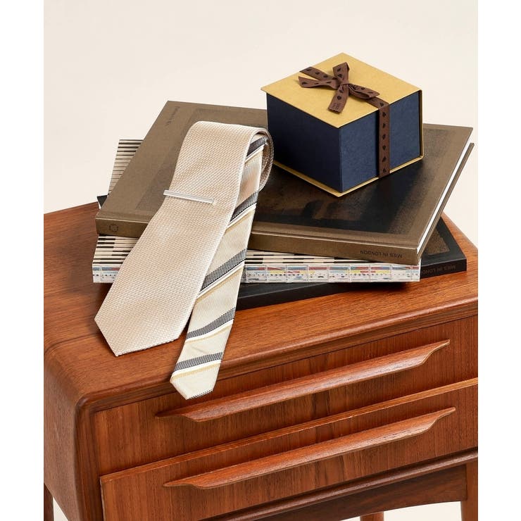 ライトベージュ(051) | 【BOXセット】無地ネクタイ&タイバー | TAKEO KIKUCHI