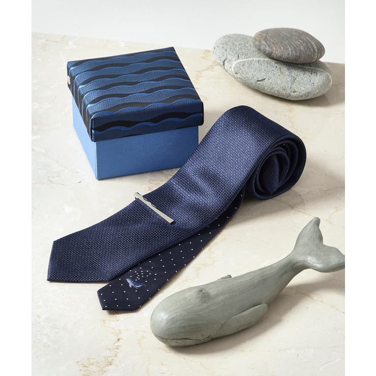 ネイビーソリッド・クジラ(094) | 【BOXセット】Sea Creatures ネクタイ＆タイバー | TAKEO KIKUCHI