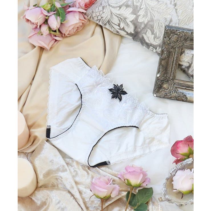 ホワイト(001) | リヴィア サニタリーショーツ | Risa Magli