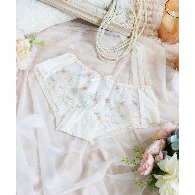 クリーム(054) | セレスティナ ヒップハング | Risa Magli