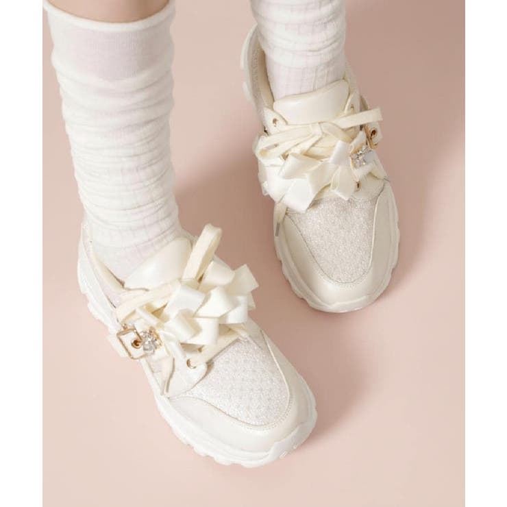 ホワイト(901) | ツインリボンベルト付きラメスニーカー | ESPERANZA