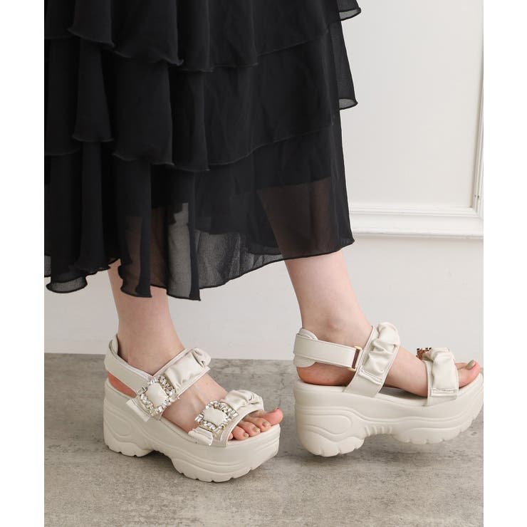 ベージュ(052) | 厚底キラキラパーツシャーリングサンダル | ESPERANZA