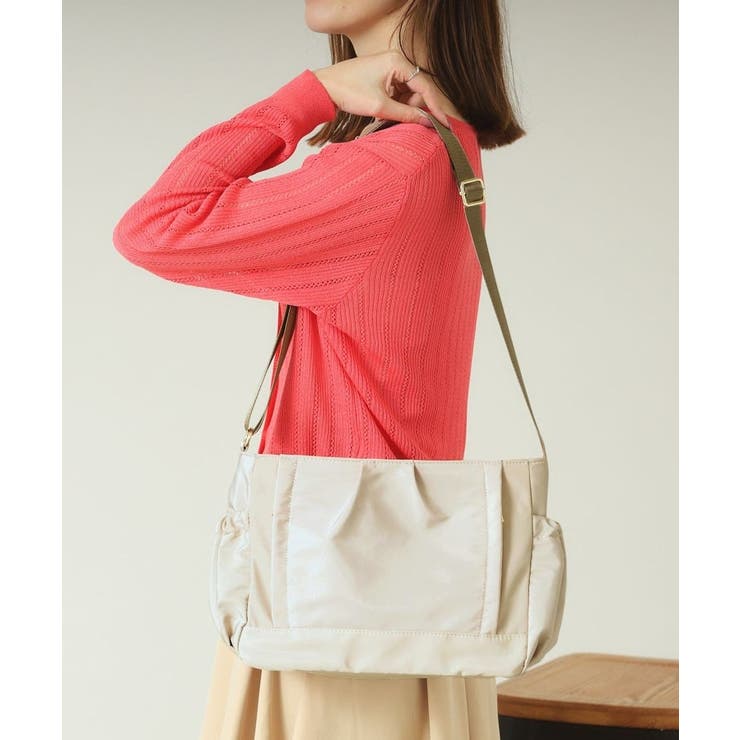 ライトベージュ(051) | 【12ポケット】収納アドバイザー三層ショルダー | ITS'DEMO