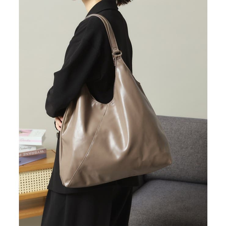 グレージュ(050) | 【A4対応】合皮Vカットトート | ITS'DEMO