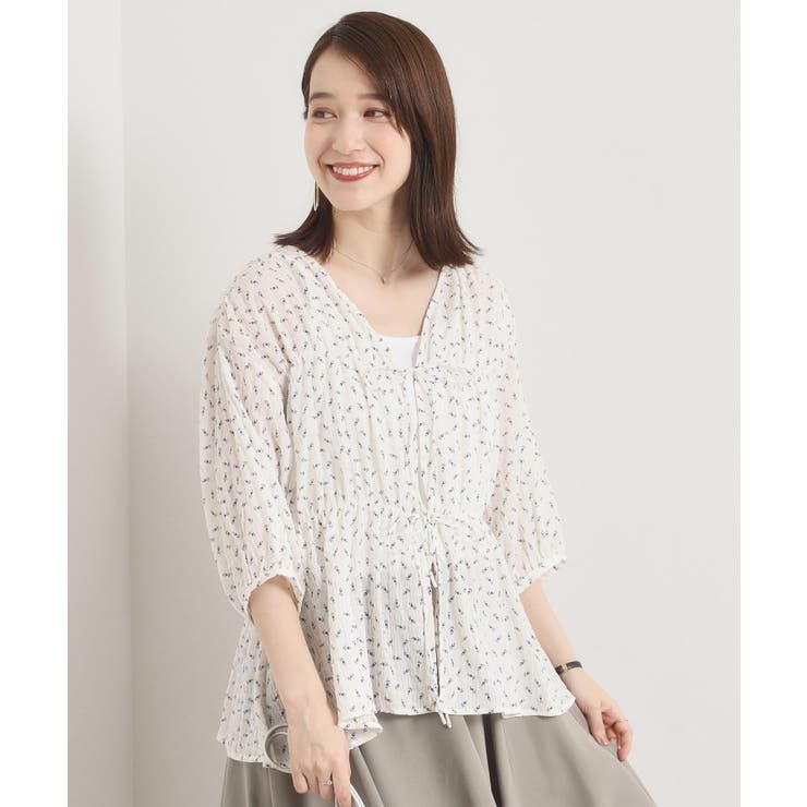 オフホワイト(103) | 【手洗い可】花柄シャーリング前開きブラウス | ITS'DEMO