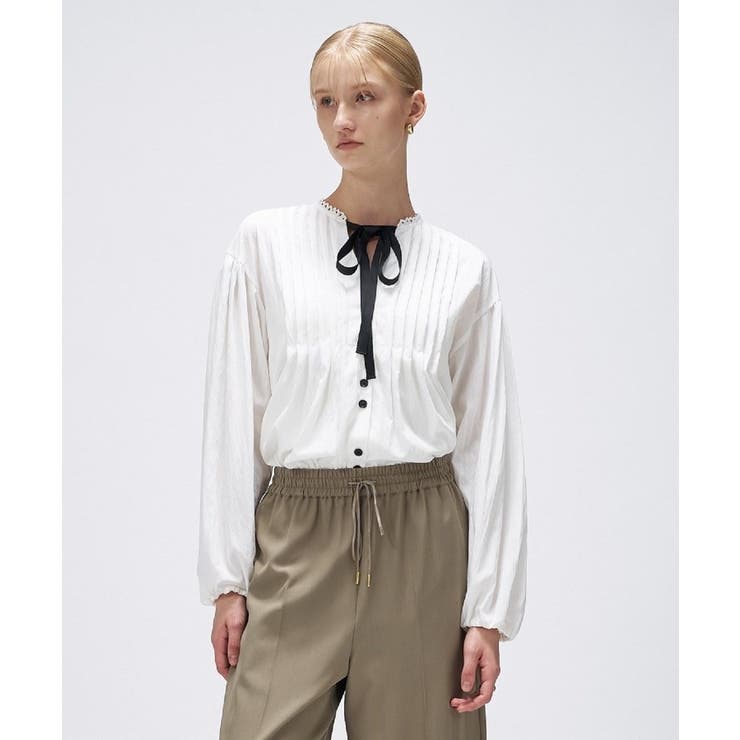 ホワイト(001) | 【マシンウォッシュ】リボンピンタックブラウス | cloenc