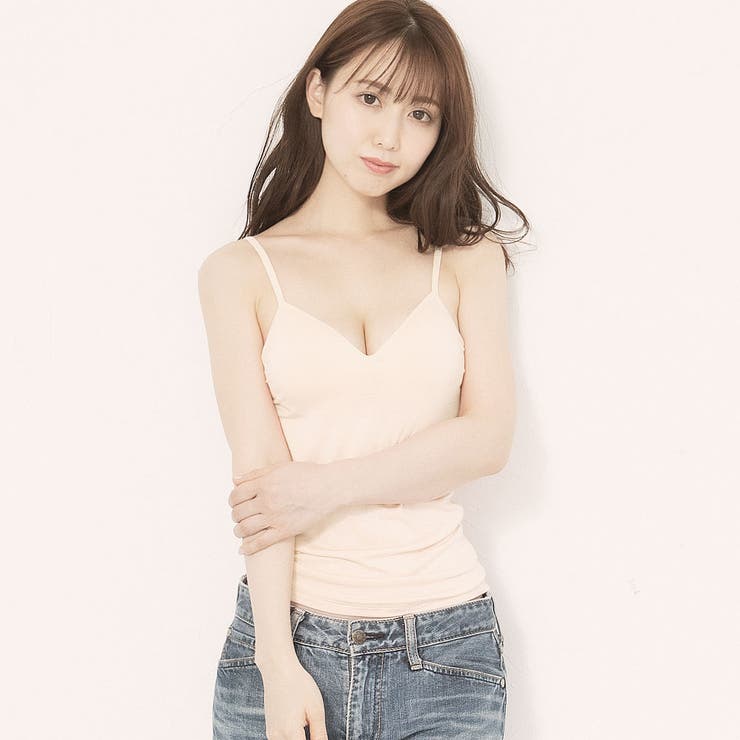 ベージュ