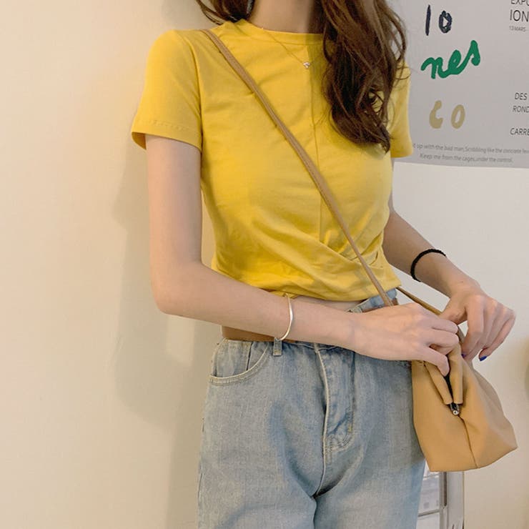 【TS】フロントツイストクロップドTシャツ/Tシャツ/シンプルシャツ/丸首/半袖シャツ/半袖/ツイストデザイン/クロップド丈/デザインTシャツ/FREE/フリー/フリーサイズ/PREMINA/韓国