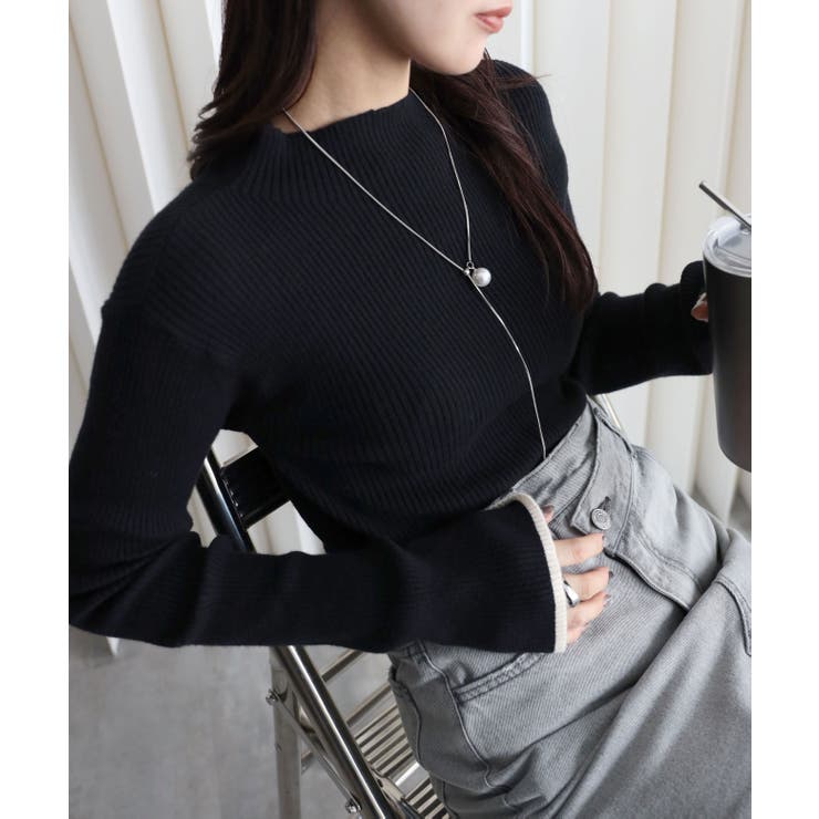 ブラック | 袖配色スリットリブハイネックニット | YENNA