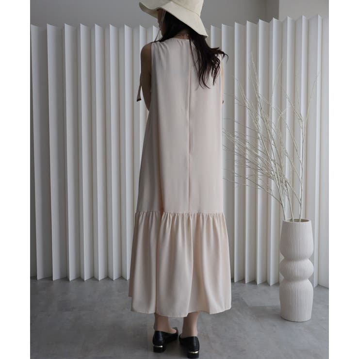 裾フレアノースリワンピース | YENNA | 詳細画像1 